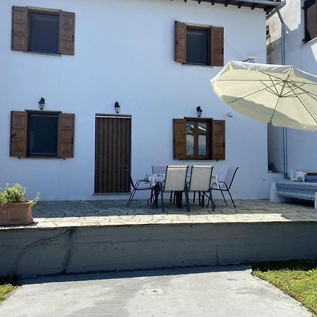 Camellia Guesthouse Anílio Pilíu Kültér fotó