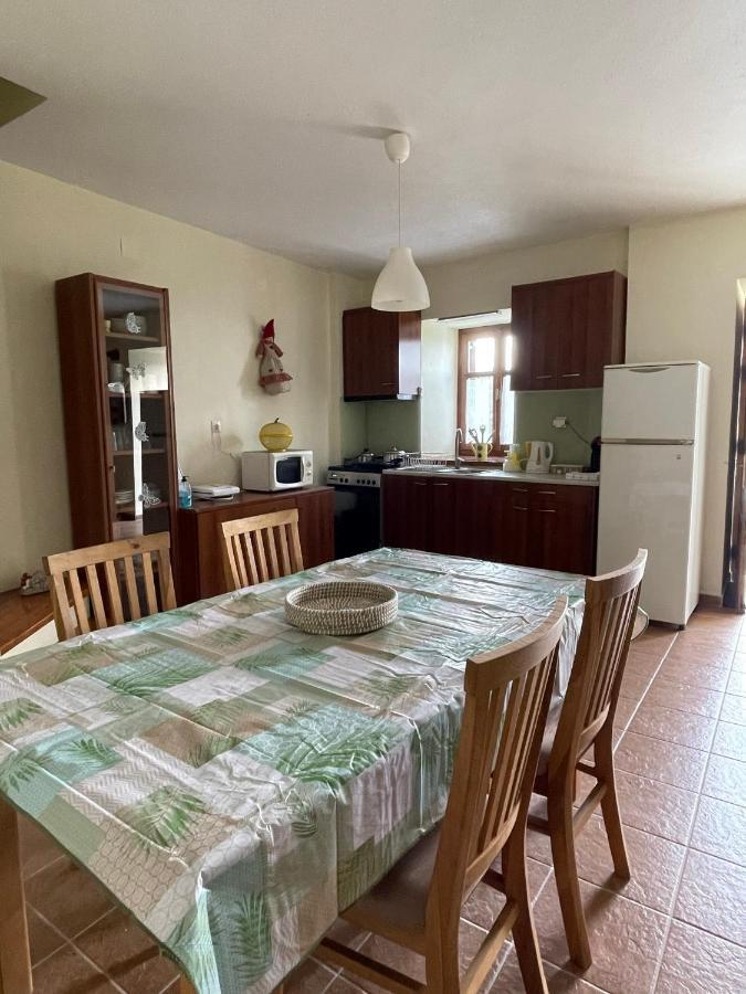 Camellia Guesthouse Anílio Pilíu Kültér fotó