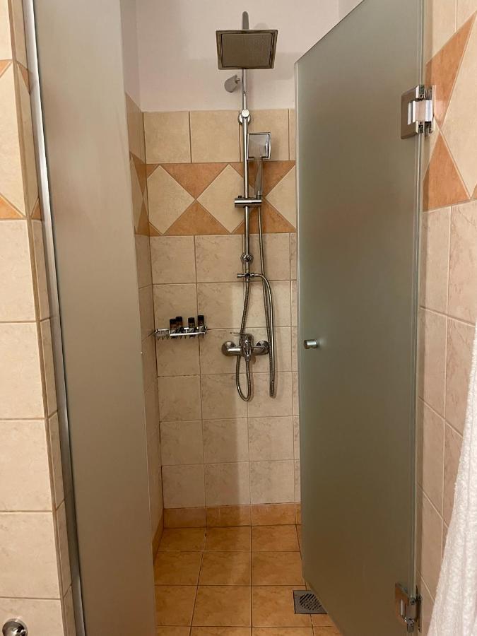 Camellia Guesthouse Anílio Pilíu Kültér fotó