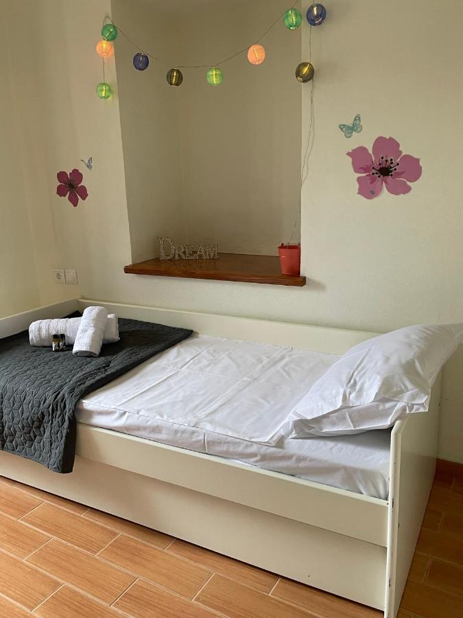 Camellia Guesthouse Anílio Pilíu Kültér fotó