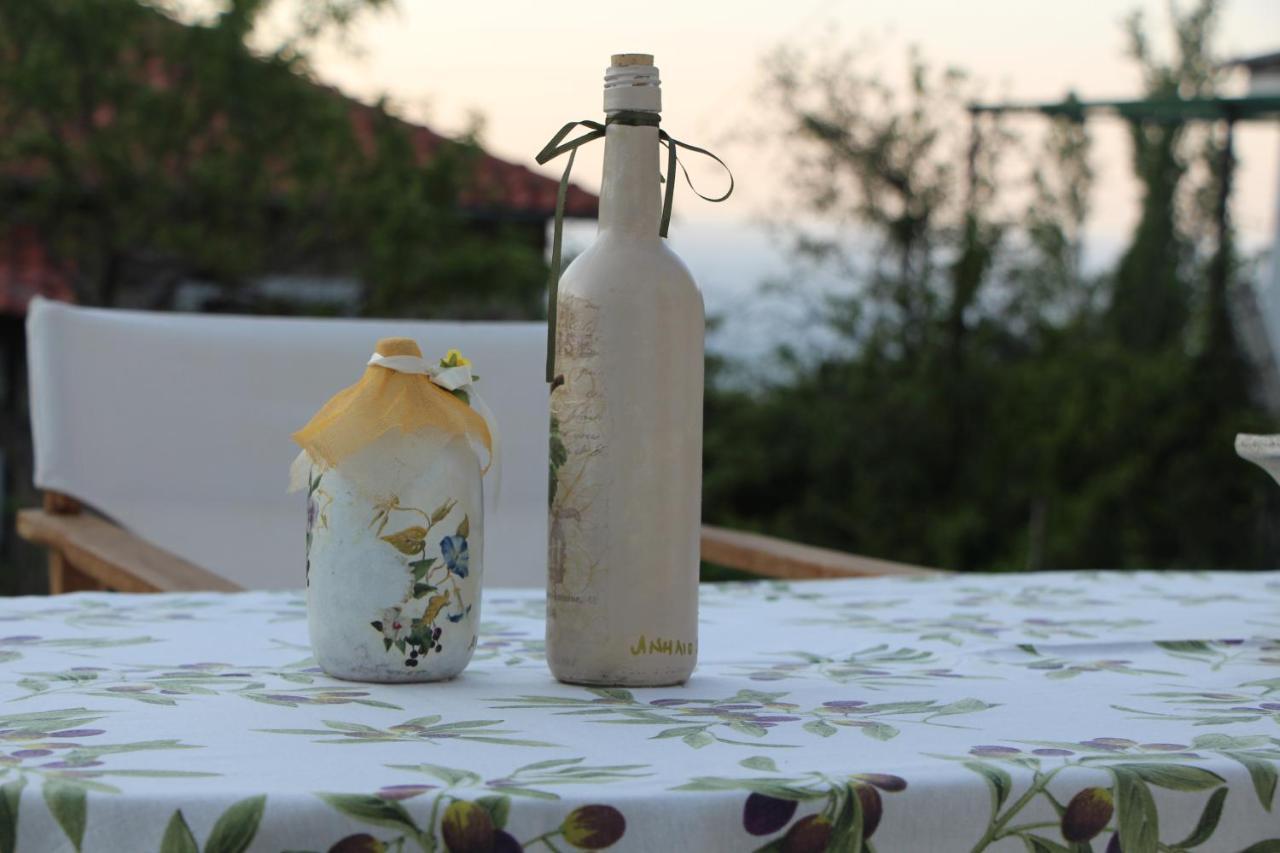 Camellia Guesthouse Anílio Pilíu Kültér fotó